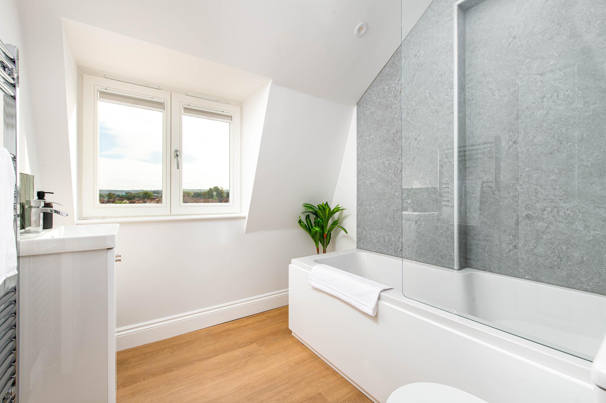 NEW-Stunning 4Bed 3Bath Flat-Harbourside Views6