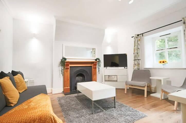 Modern Kingsdown Parade Flats | Parking & Long Stay Discount
