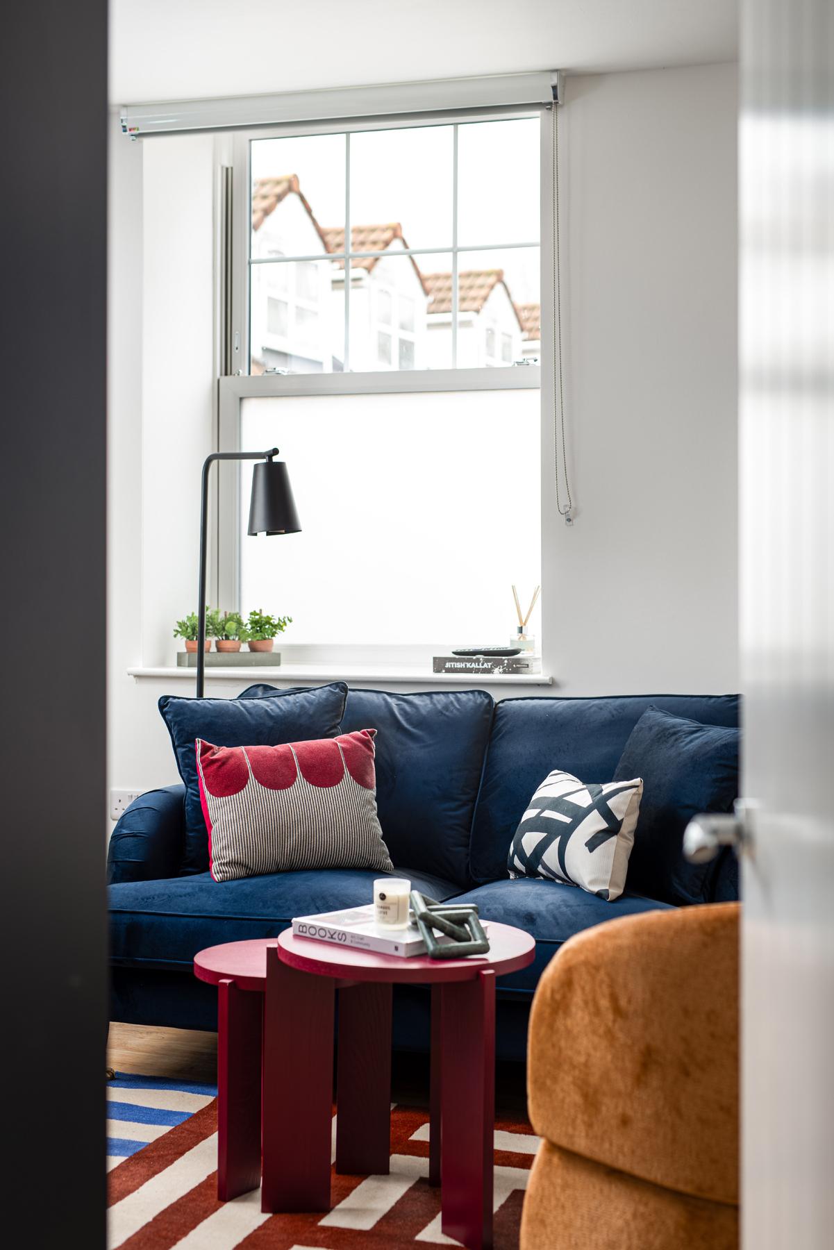 Chic-5bed-5bath-FreeParking-By FabAccommodation2