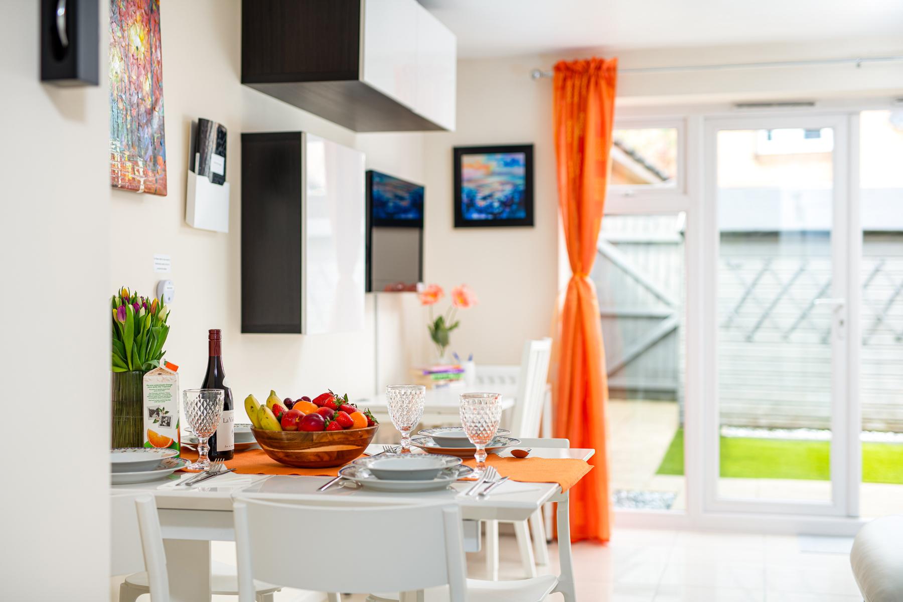 Modern & Quiet 2Bed House – FabAccommodation6