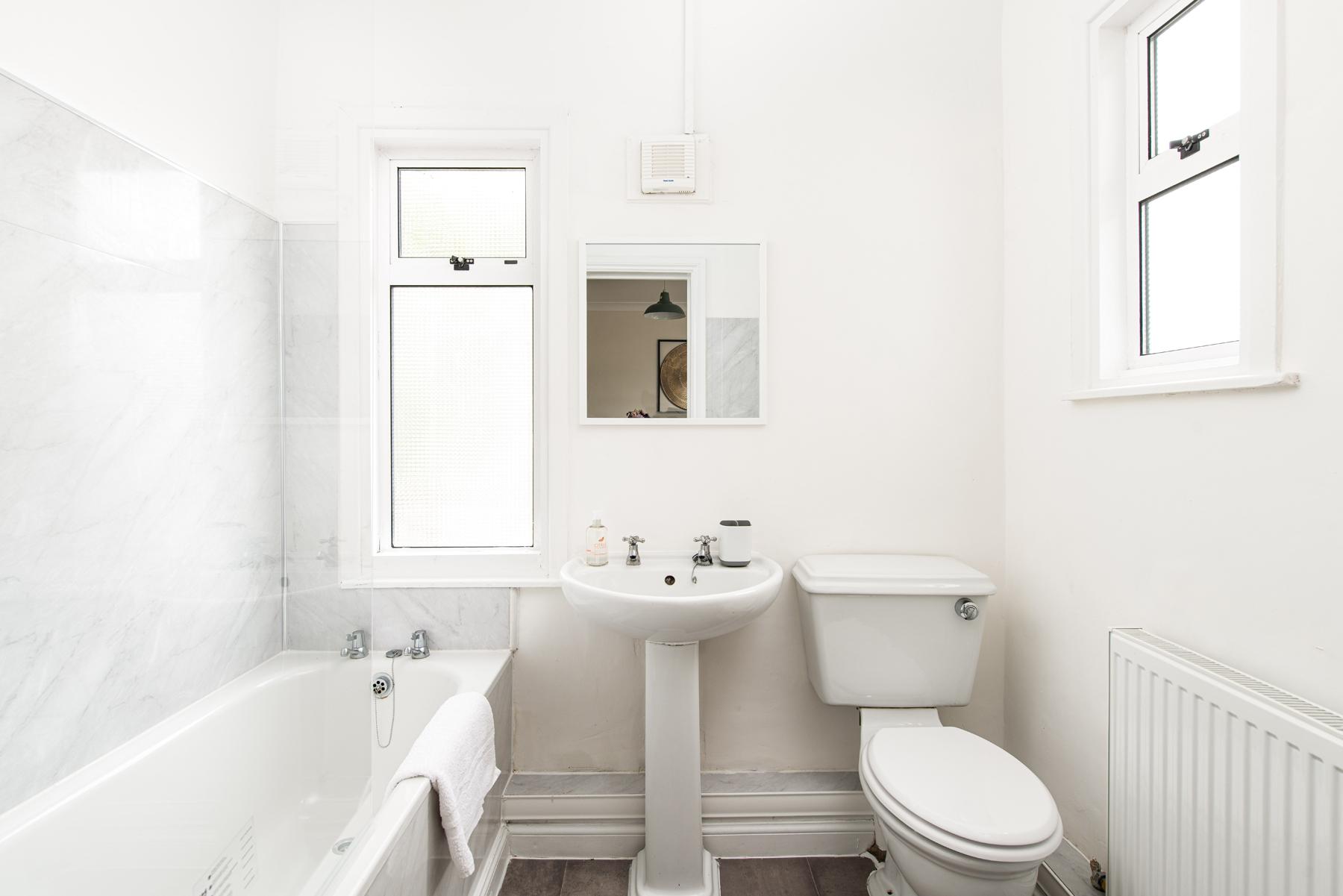 Business & Long Stays- Sleeps7-by FabAccommodation6