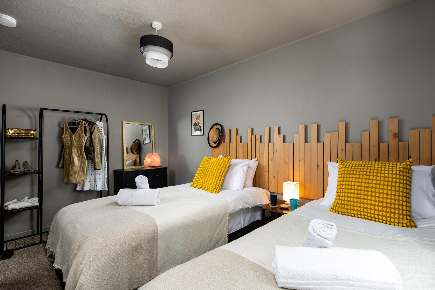 Private 3Bed-Parking-Sleeps5-By FabAccommodation3