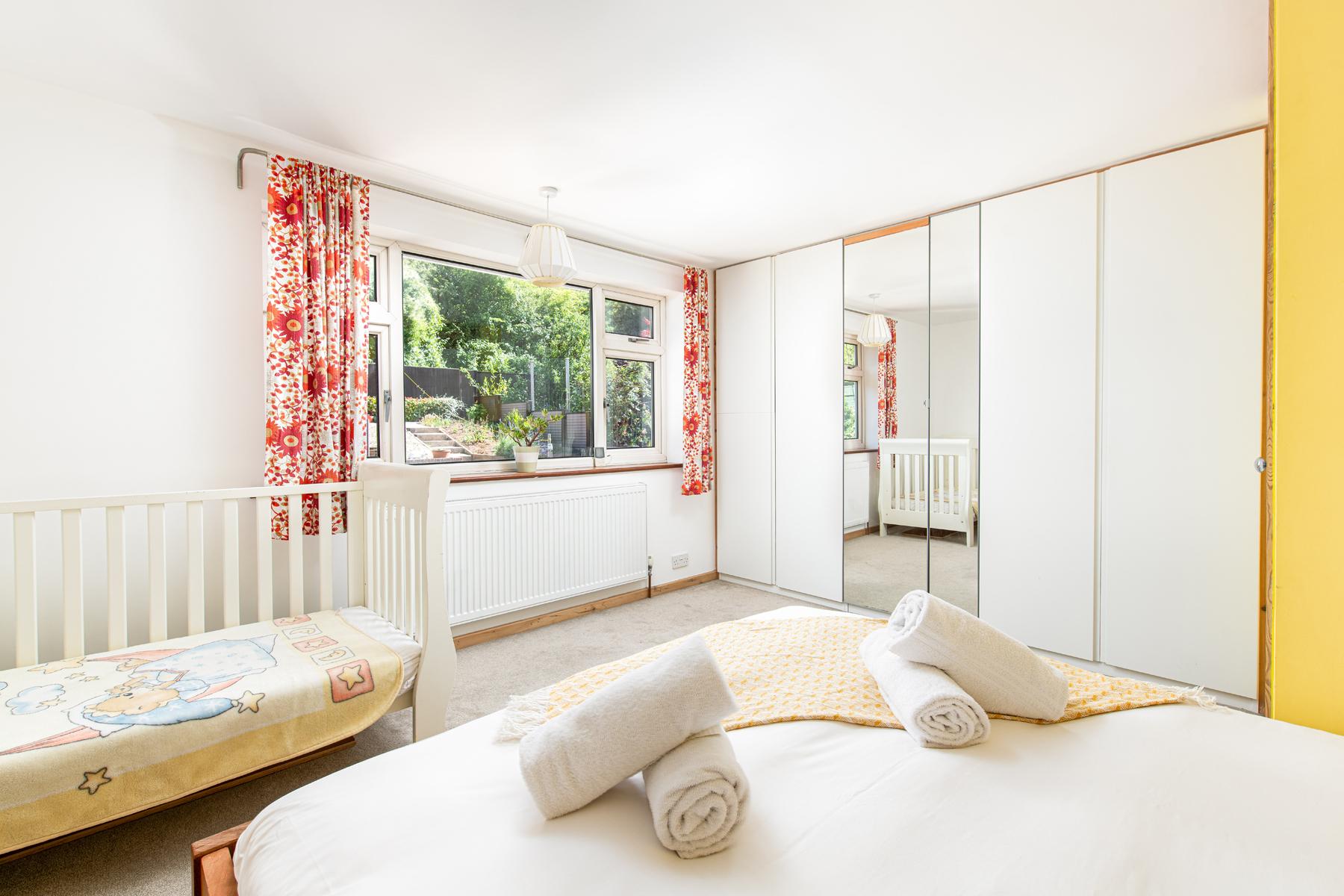 Comfortable and Quiet 2 Bed House-Parking-Families5