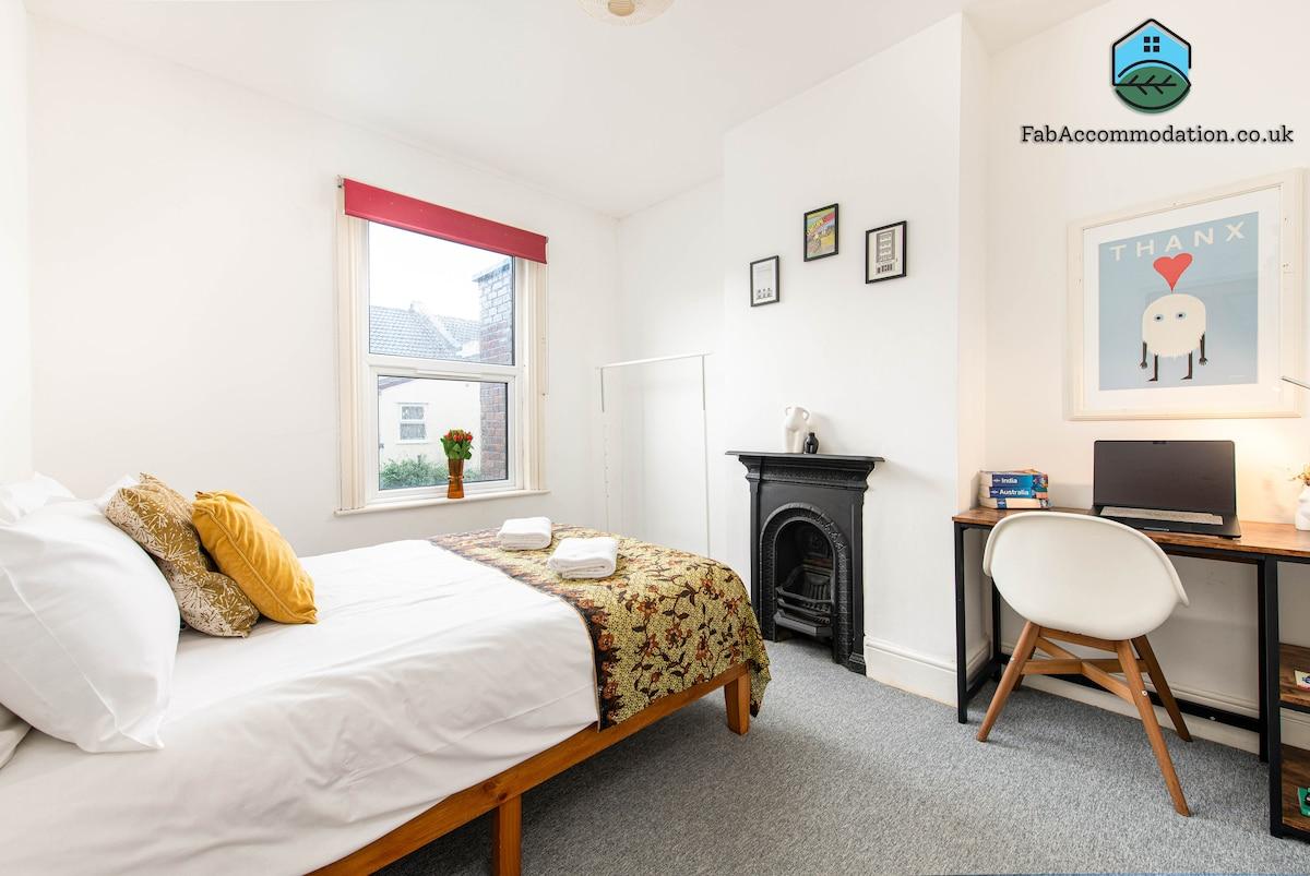 Spacious and Bright 2Bed House-By FabAccommodation5