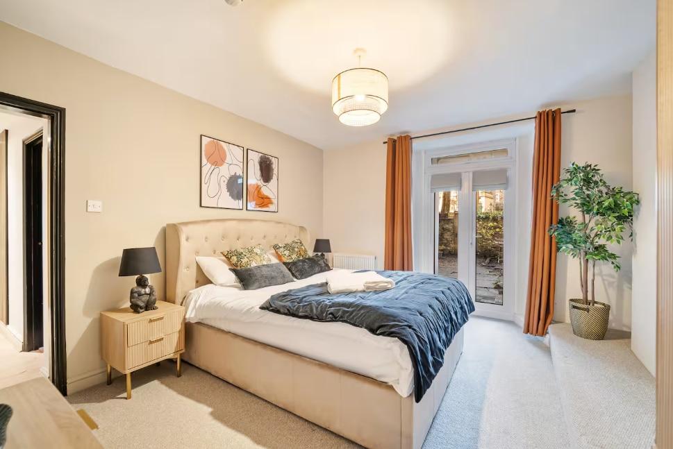 NEW Stylish & Cosy-2Bed-Basement-Central Flat2