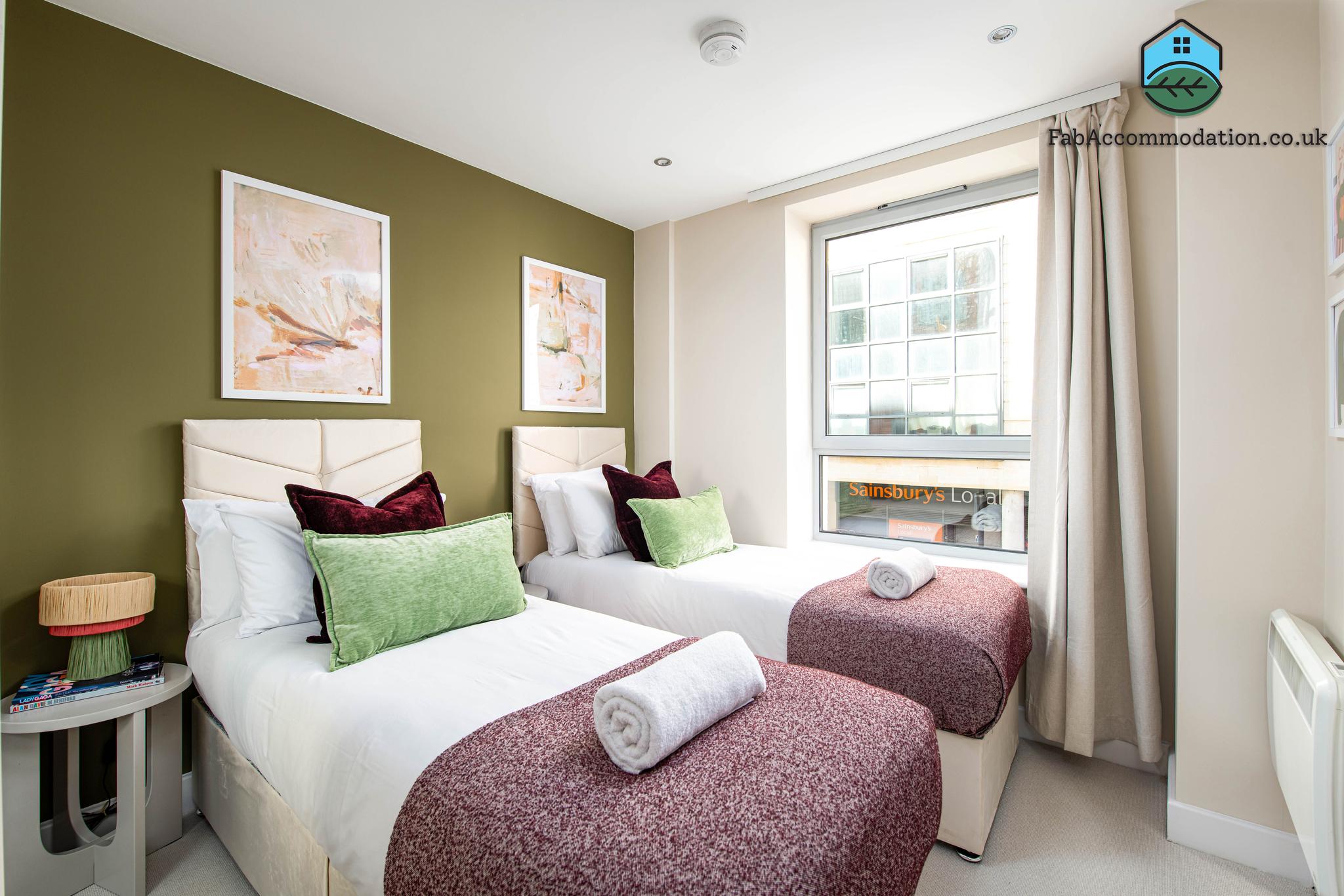 NEW Central Stylish 2Bed-2Bath-By FabAccommodation3
