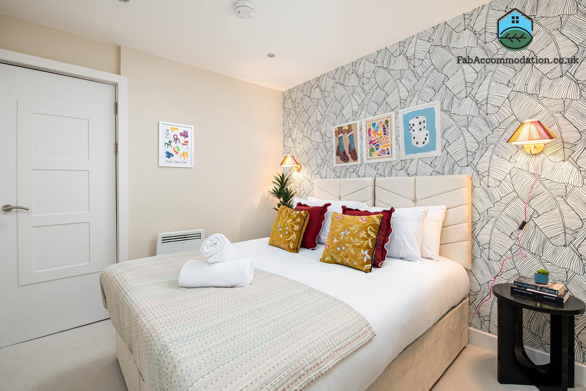 NEW Central Stylish 2Bed-2Bath-By FabAccommodation2