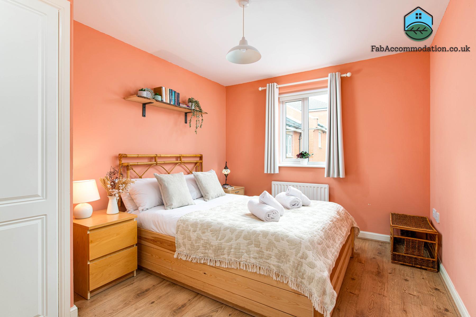 NEW Lovely 2Bed 2Bath-Parking-By FabAccommodation2