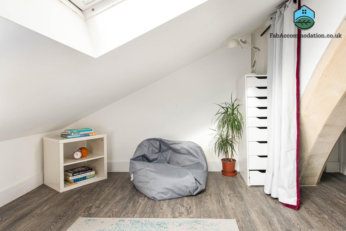 Unique Converted Church Flat-Sleeps 4-Parking5