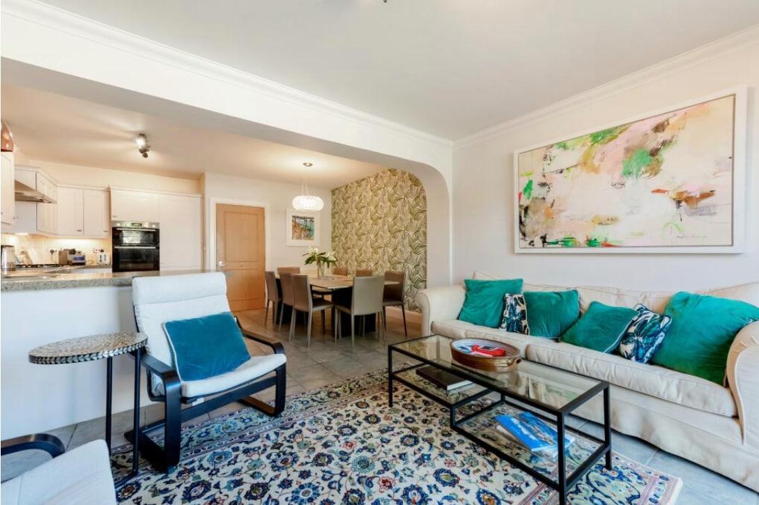 NEW-Stylish Central 4 Bed House-Sleeps 8-Parking5