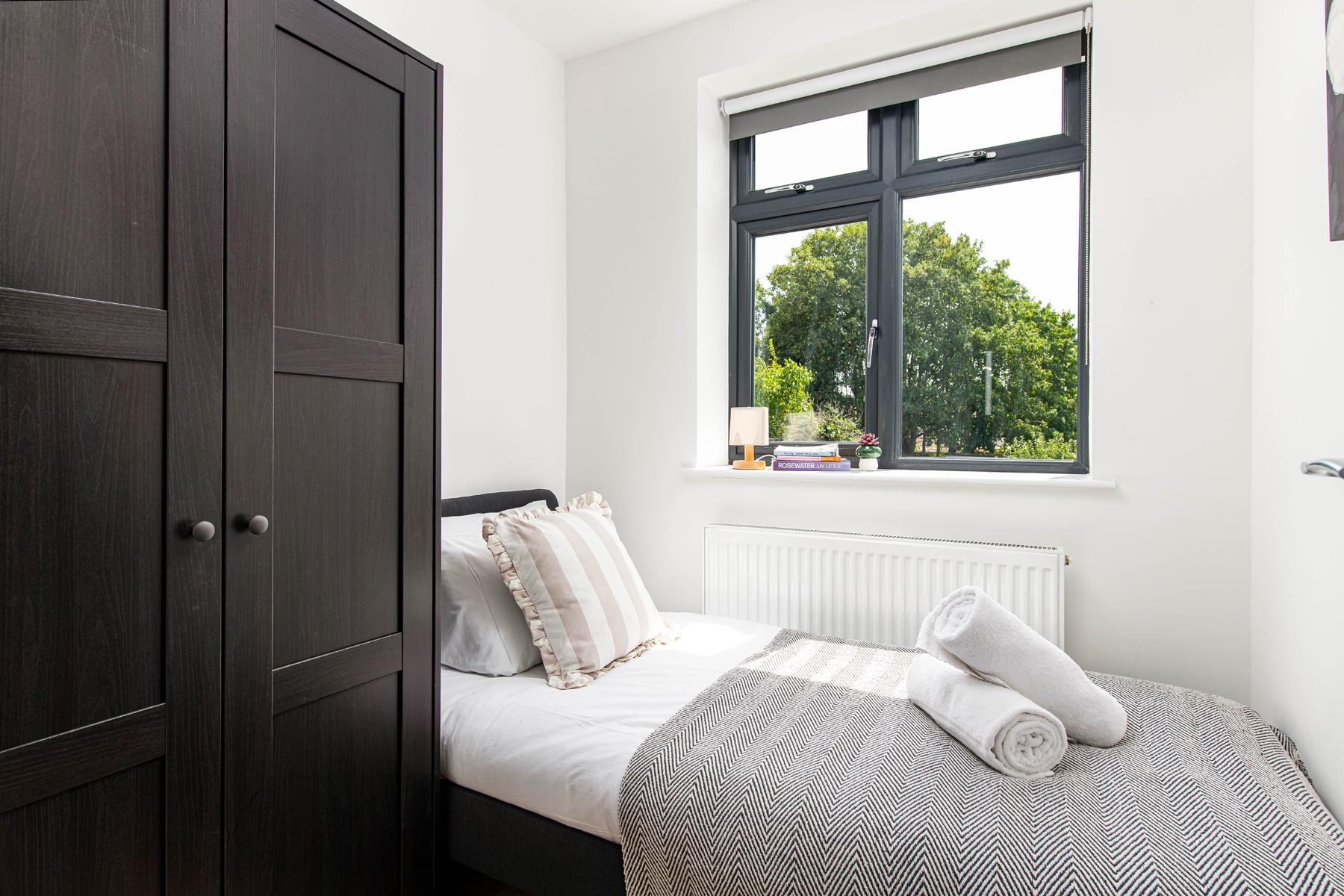 NEW-Modern Eco 4 Bed-Business & Leisure-Parking+EV5