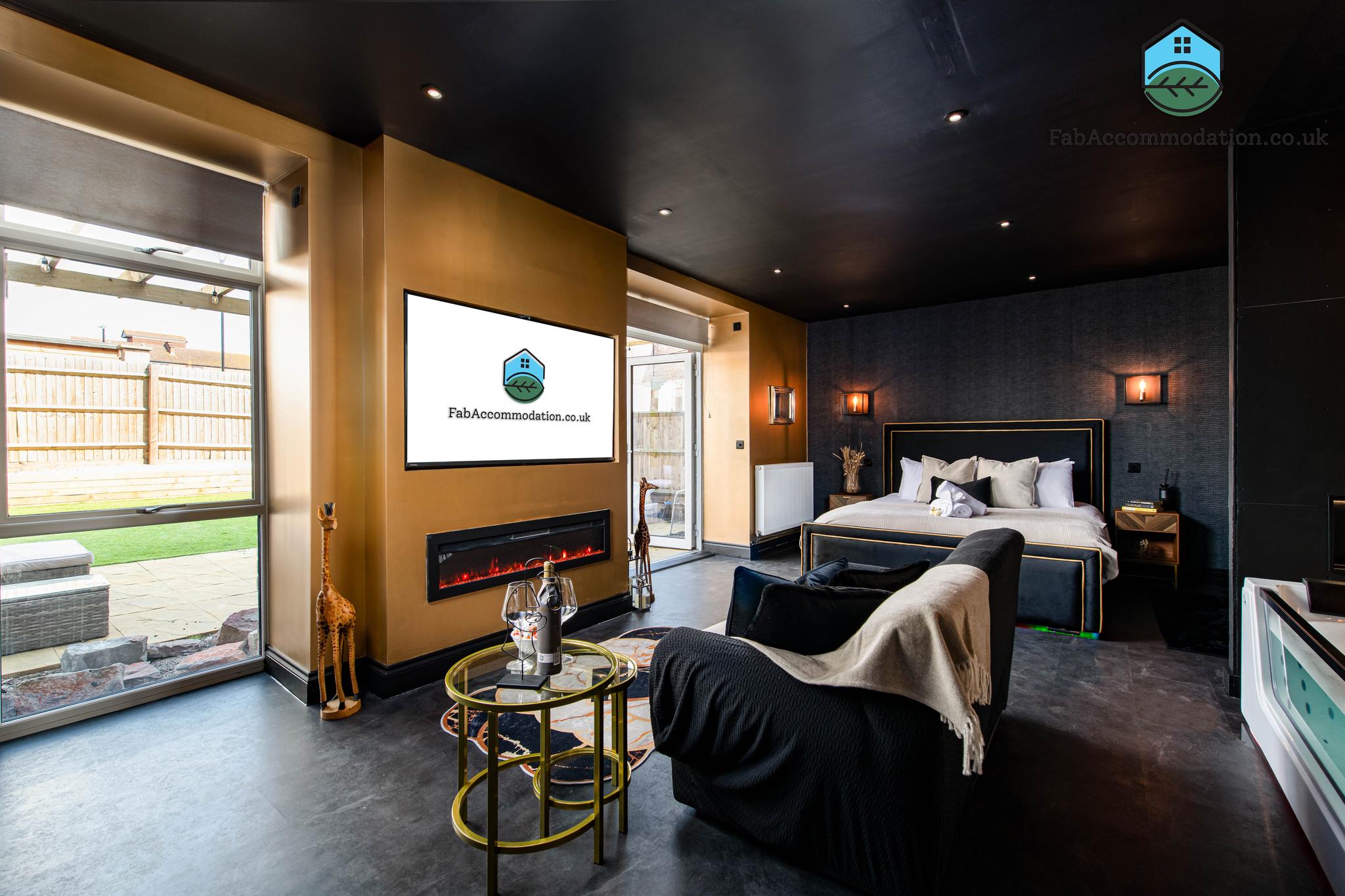 NEW-Romantic Studio with Hot Tub-Garden-Parking4